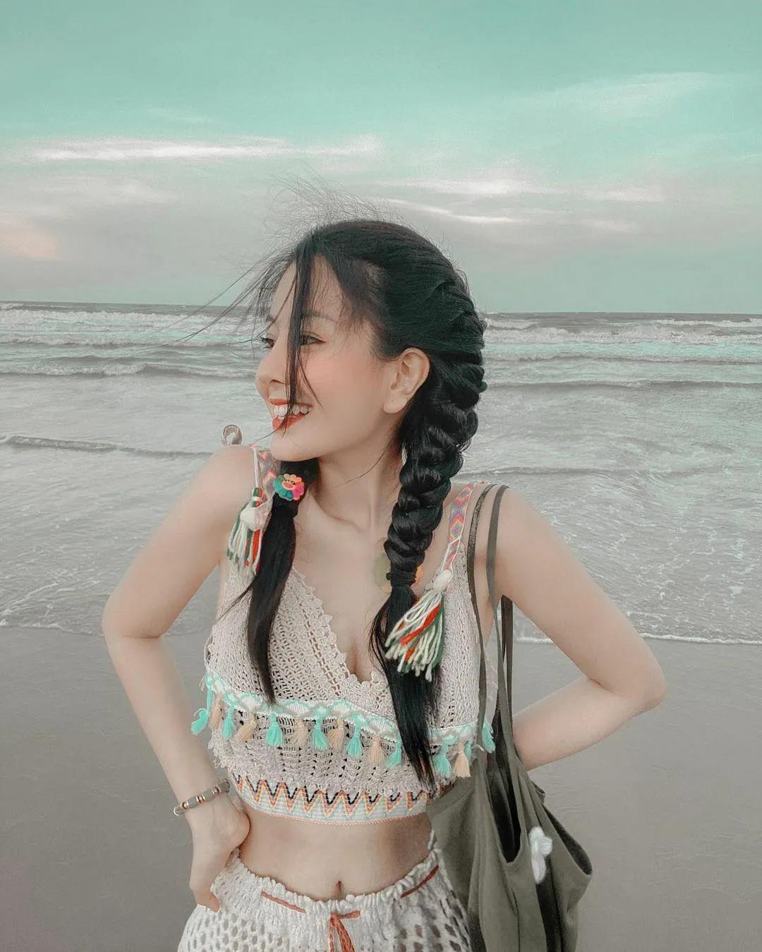 杜淳|赵露思的脸、卡戴珊的身材，这个16岁“网红校花”真的没整吗？