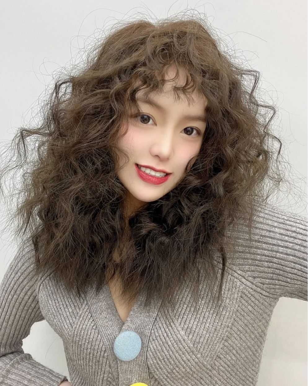 发型 选发型难吗？蓬松立体时尚瘦脸就够了，就像这18款