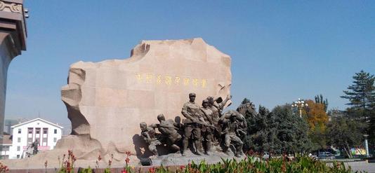 长脖子爸比说|从荒原戈壁到幸福宜居城市，绿化率高经济不差，位于新疆适合养老