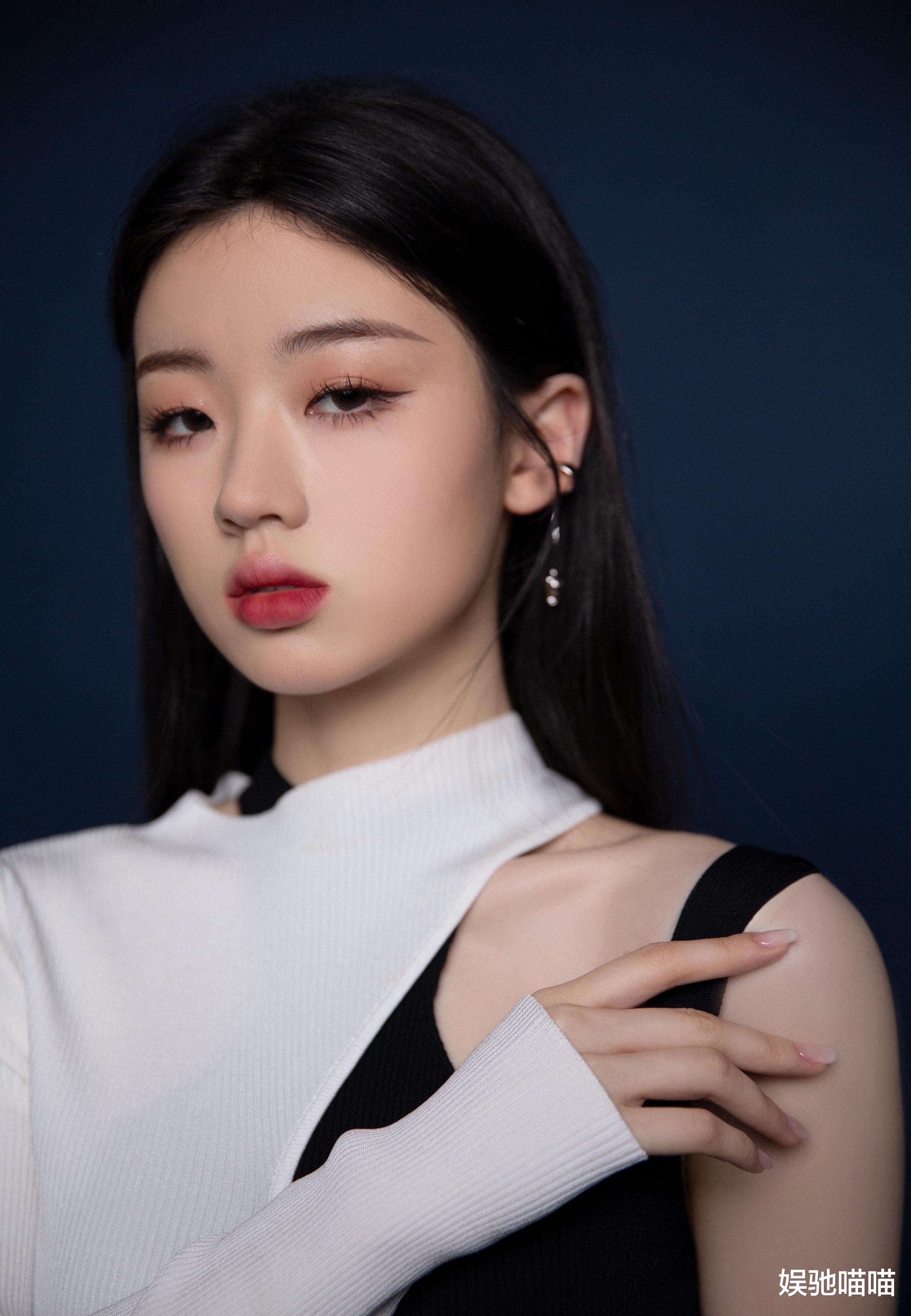 吴宣仪|吴宣仪舞台剪头发吓到众人，想选最强的人当对手，却输给后辈安崎