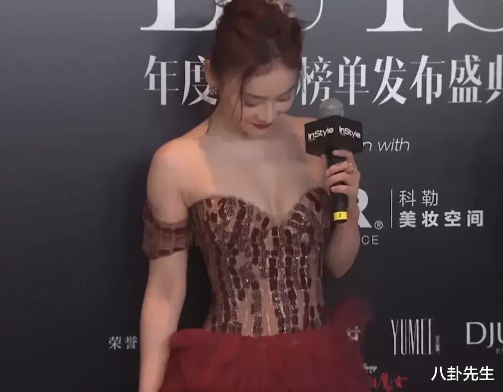 张柏芝|时尚活动暴露女明星真实身材：张柏芝手臂略粗，颖儿胸前肋骨分明