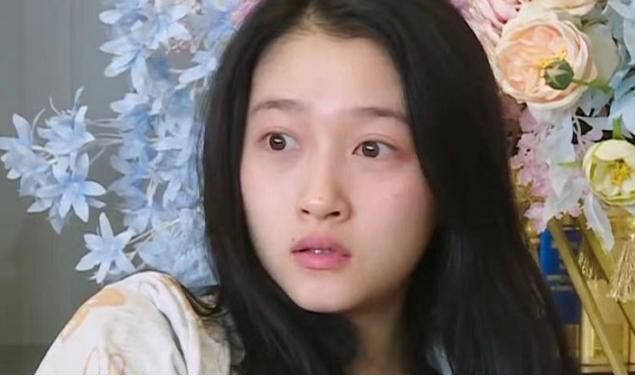 鞠婧祎|鞠婧祎再上热搜,对比关晓彤美白粉被坐实,网友评论装着不累吗