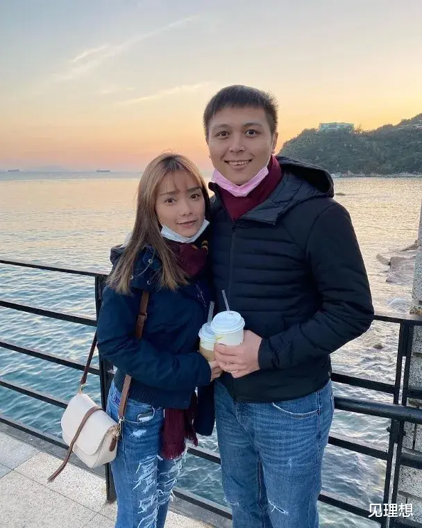 |23岁女星宣布离婚！结婚仅1年被曝出轨，前夫仍不舍称想重新追求