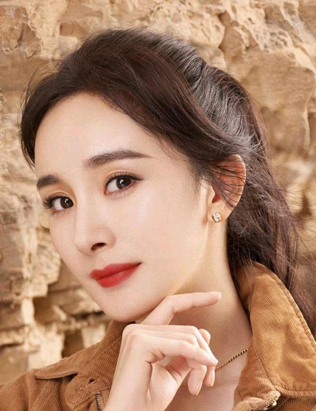 赵丽颖|赵丽颖写真：你觉得这个身材算得上极品吗？