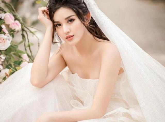 世界小姐|“越南第一美女”走红，身材火辣五官精致，曾获奖世界小姐比赛