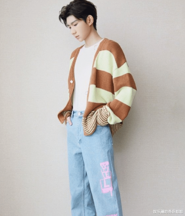 董卿|有种“时尚达人”叫王源，明明看着很普通，一般人却难以驾驭！