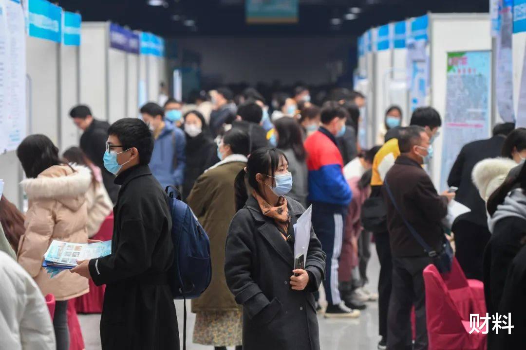 制造业|四个行业月薪过万，却很“缺人”，找工作的可以看下，待遇不会低