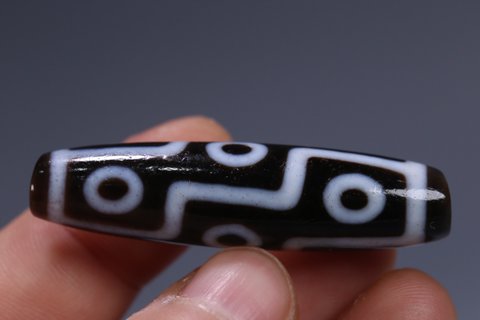 天珠|至纯天珠，藏传 老玛瑙九眼天珠