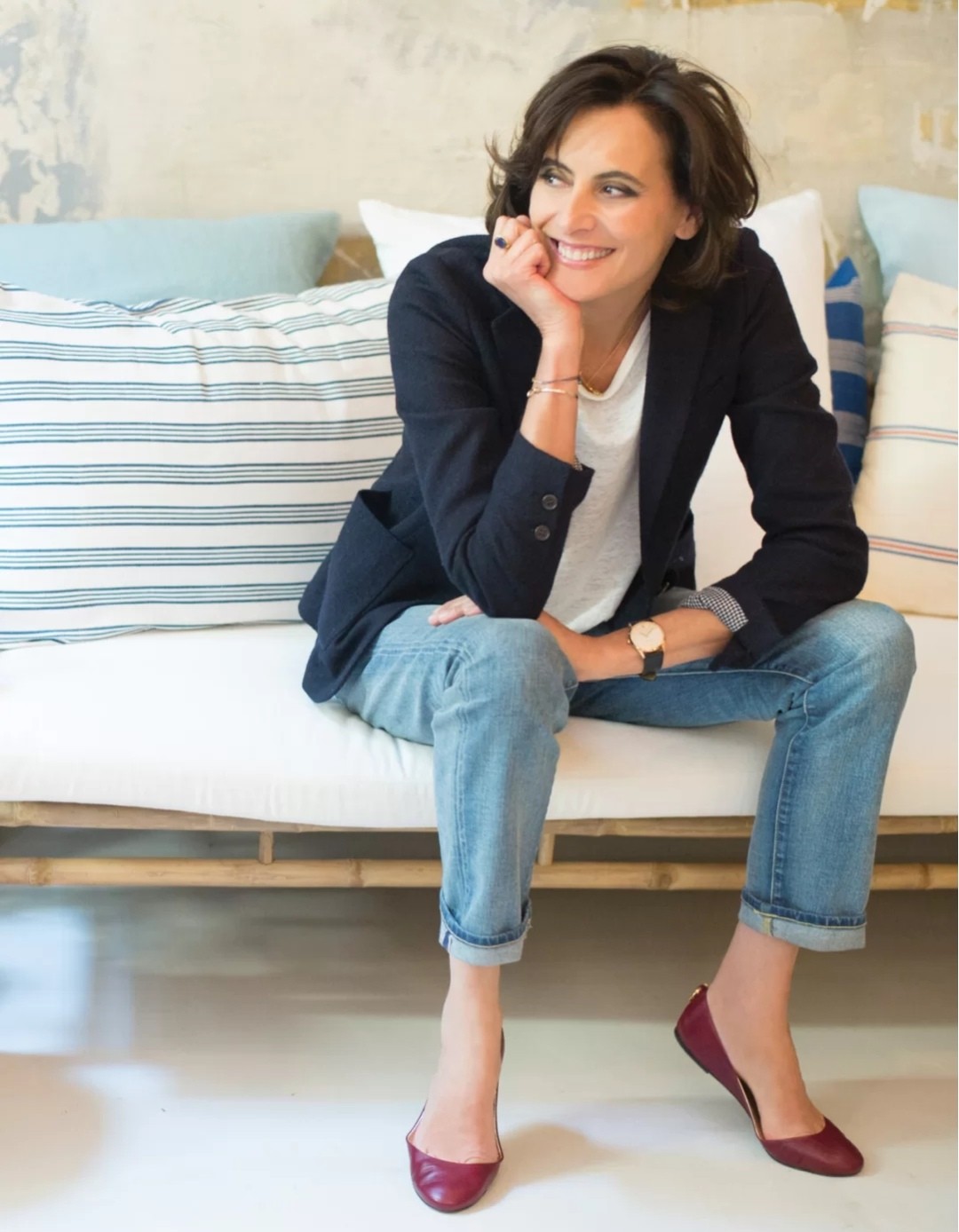 猫姐品衣有道|被这位传奇超模惊艳到了，64岁依旧优雅，她的时尚箴言你懂几句？