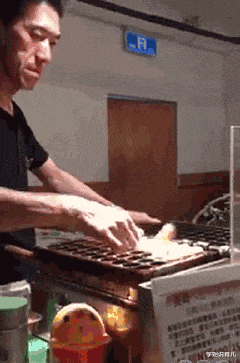 学姐说育儿|神回复:买了一双鸿星尔克,右脚磨脚怎么办?被这神评笑死了