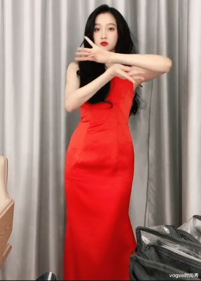 关晓彤|关晓彤跳“花间酒”被疯传，在无美颜状态下，这腰围真实存在吗？