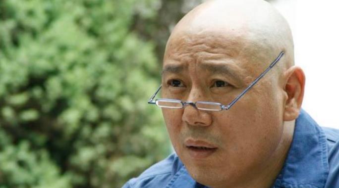 李成儒|离婚那年，李诚儒前妻携子在18平小房子落脚，怎料一住就是十几年