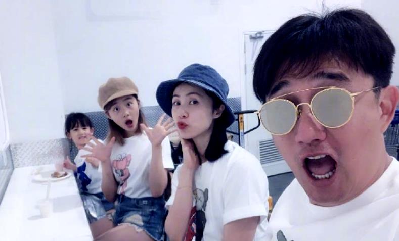 日记每页都有我很爱你|黄磊透露女儿多多不受谣言影响依旧是模范生,获校方指派重要任务