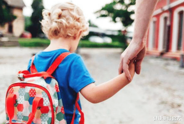 健康新经官方 12岁男孩腿疼入院，查出肾衰竭，医生：“1”汤是祸根，怎能天天喝！