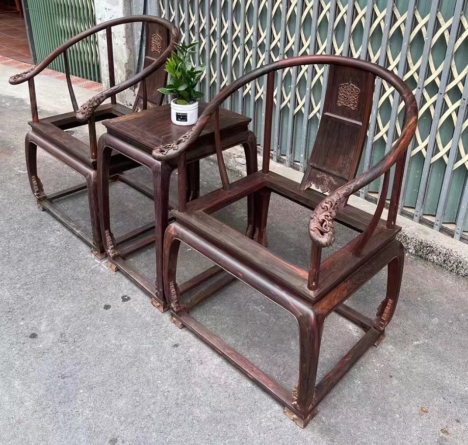 留一半醉|大红酸枝老料皇宫椅脚花一体通根到底,精工好料,价格三万六千真的吗?