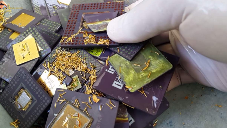 |农村的“旧手机换大盆”，换走的手机有什么好用处？坑了老百姓