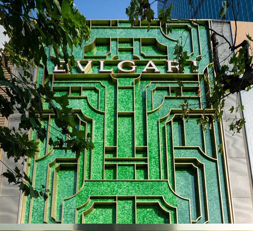 翡翠|美到失语！宝格丽的“翡翠墙”，竟是用废弃啤酒瓶制作的？