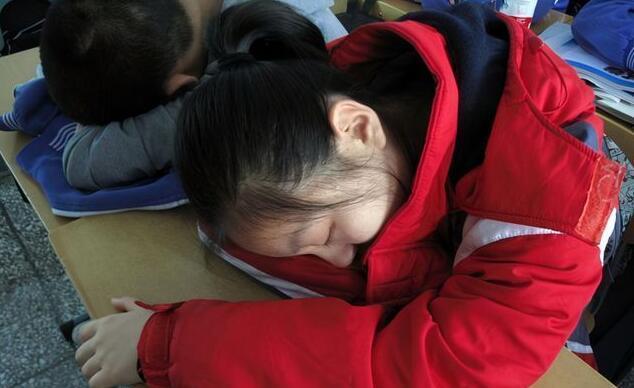 中小学|初中生“标准身高表”来了，超半数学生未达标，你家娃拖后腿了吗