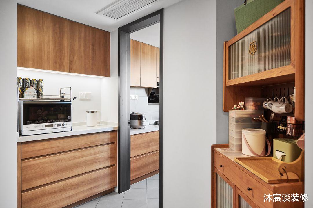 沐宸谈装修|44岁阿姨，与母亲同住，两人把家布置得温馨美好，很适合居家养老