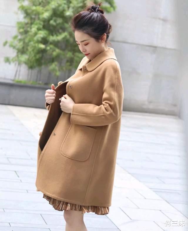 何三沫 冬季穿搭不要太过繁杂,简约款更吸引人,轻松成为人群中的焦点