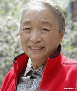 柏青|她是国家一级演员,因病去世千人送别,23岁孙子更是国人骄傲