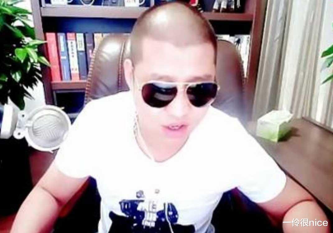 马东|网红身价千亿不算啥，直播嗑瓜子，粉丝达到240万