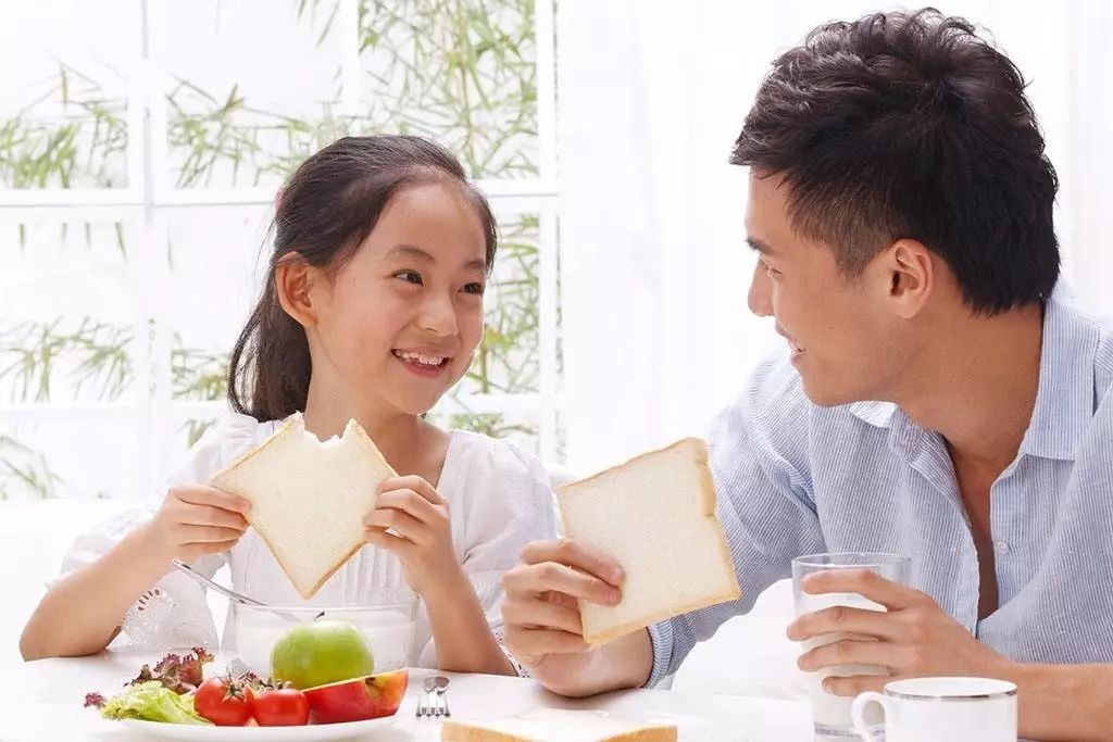 哑铃妈妈|早上尽量别让孩子早于这个点起床，娃的身高容易落后别人一大截