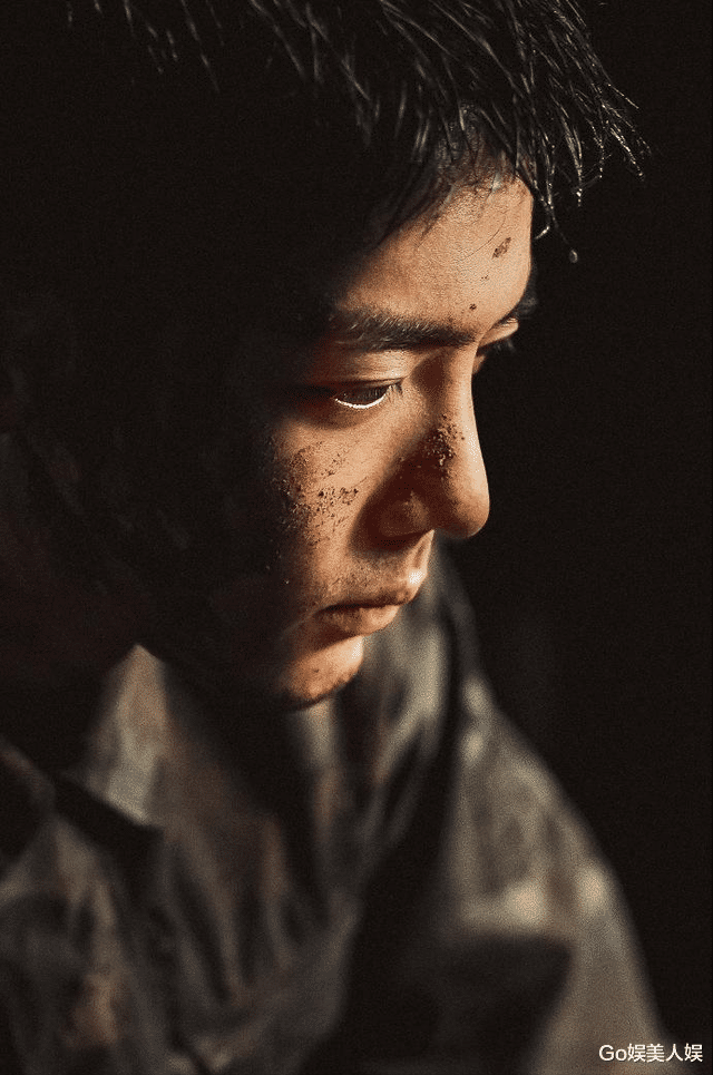 肖战|《王牌部队》收视率5连跌，粉丝们也该清醒了，清朗后得靠实力