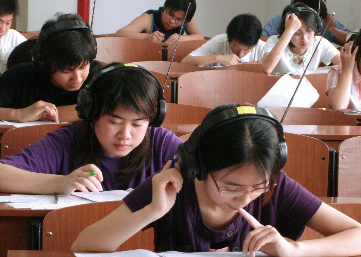英语四六级|大学英语四六级“怪象”：430分的同学忙着刷分，340分的忙着裸考