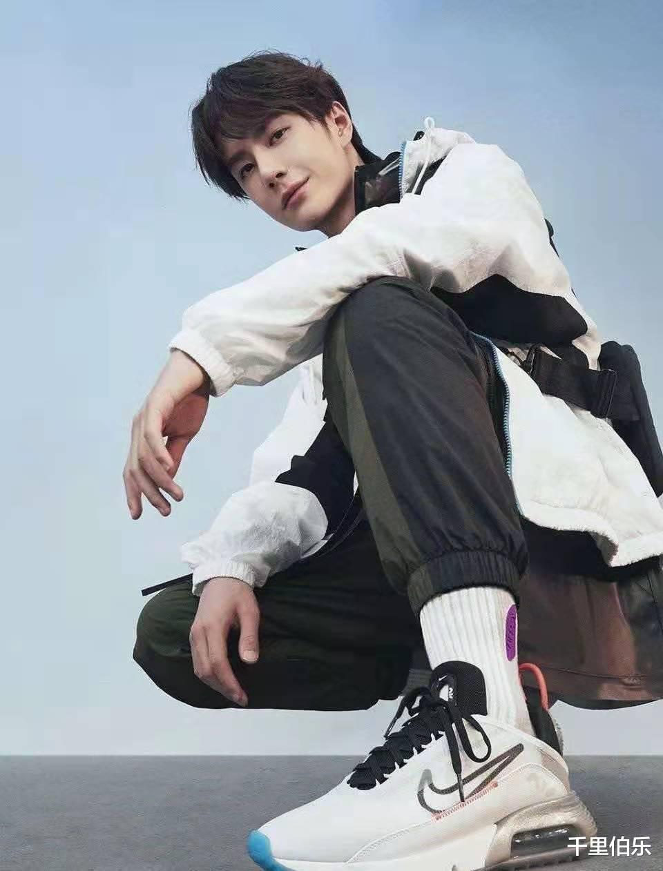 肖战|王一博解约NK表爱国，肖战微博突然官宣，以后兄弟CP怎么处？