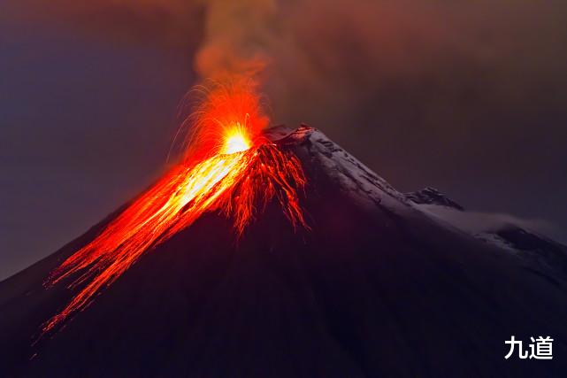 火山喷出的是火和烟吗?