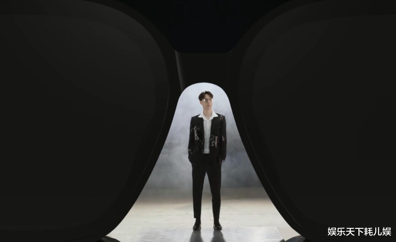 王一博|王一博代言眼镜海伦凯勒，1分钟宣传广告换2套服装超帅，2小时卖600万超厉害