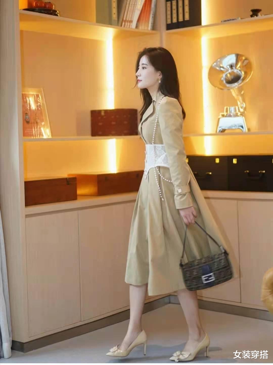 女装穿搭|2021年秋天风衣怎么搭配好看