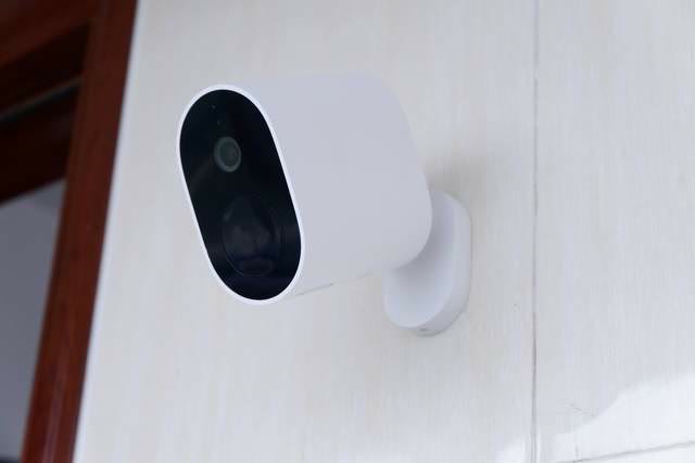 摄像机 内置大电池，无需打孔走线，小米室外摄像机给你满满的安全感