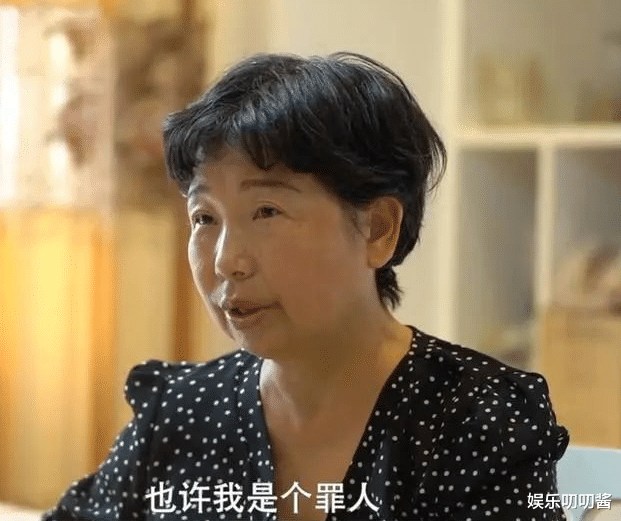 杜新枝宣布退网后,隔天开封舅妈出车祸离世,网友:坐等因果报应