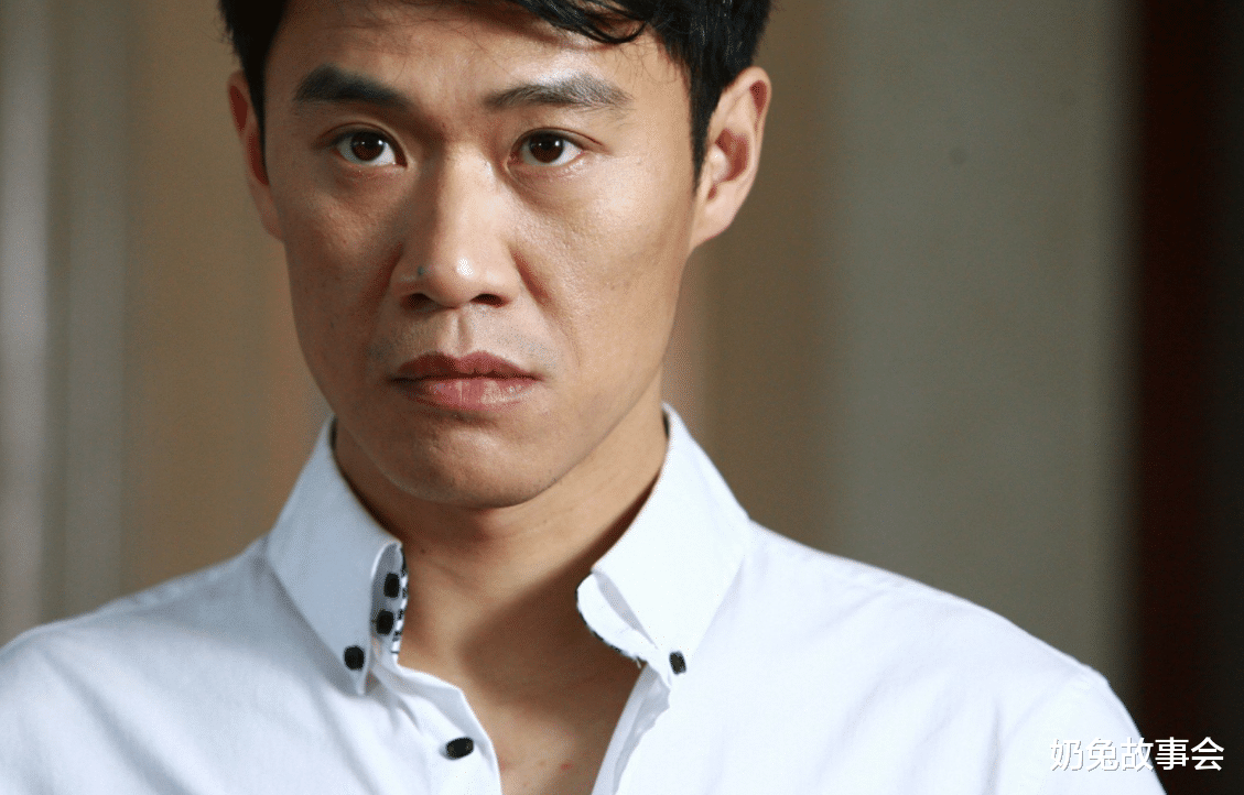 奶兔故事会 32岁凤凰男哭诉：把农村父母接到家里，老婆就说要离婚，真娇气