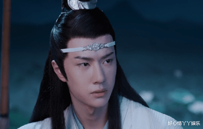 魏无羡|陈情令:魏婴对路人姑娘笑,蓝湛转头就走,魏婴知道蓝湛吃醋吗?