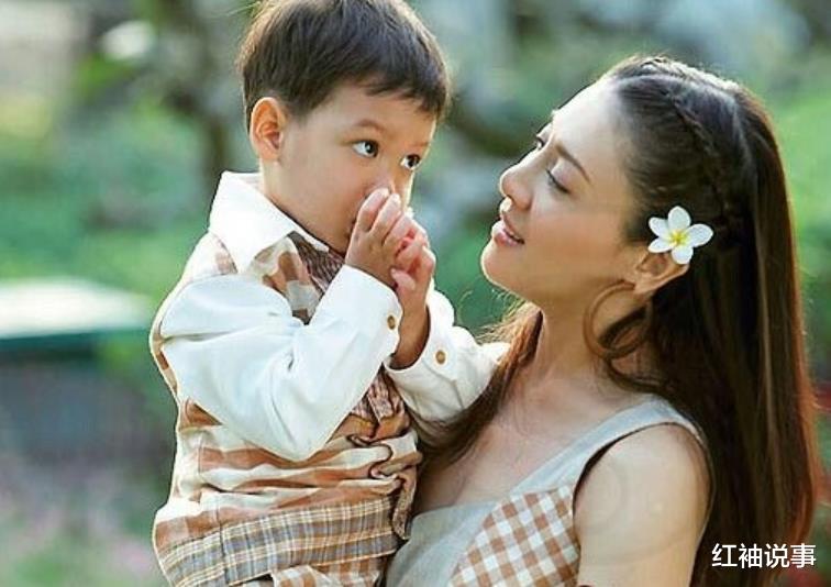 诗妮娜|提帮功王子亮出态度，跟36岁诗妮娜更亲近，母子联手解救西拉米