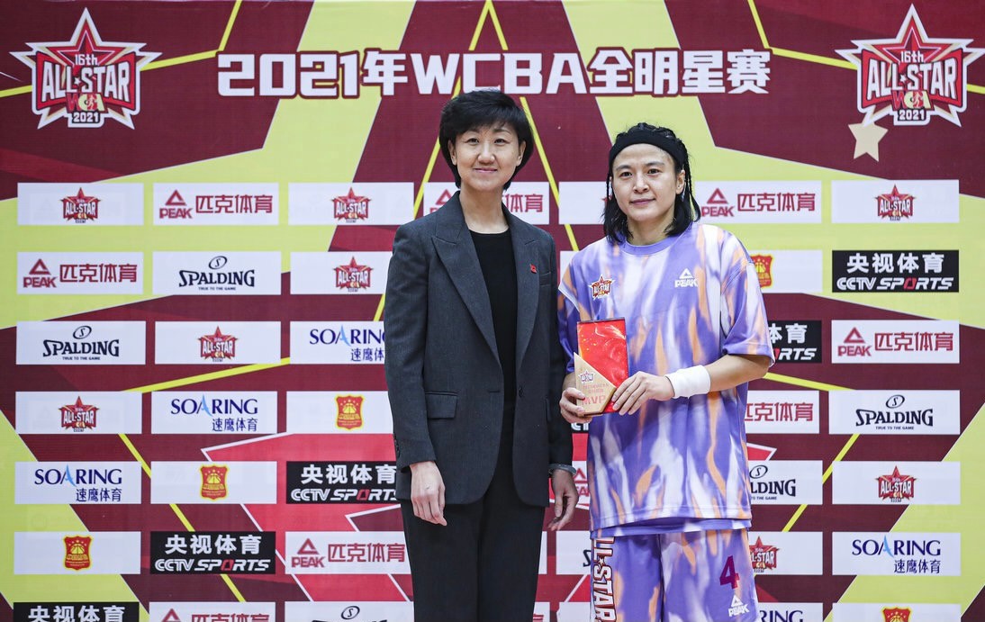 王丽丽|单场轰27+13+7！篮坛女乔丹疯狂，1米76揽全明星MVP，就读北大