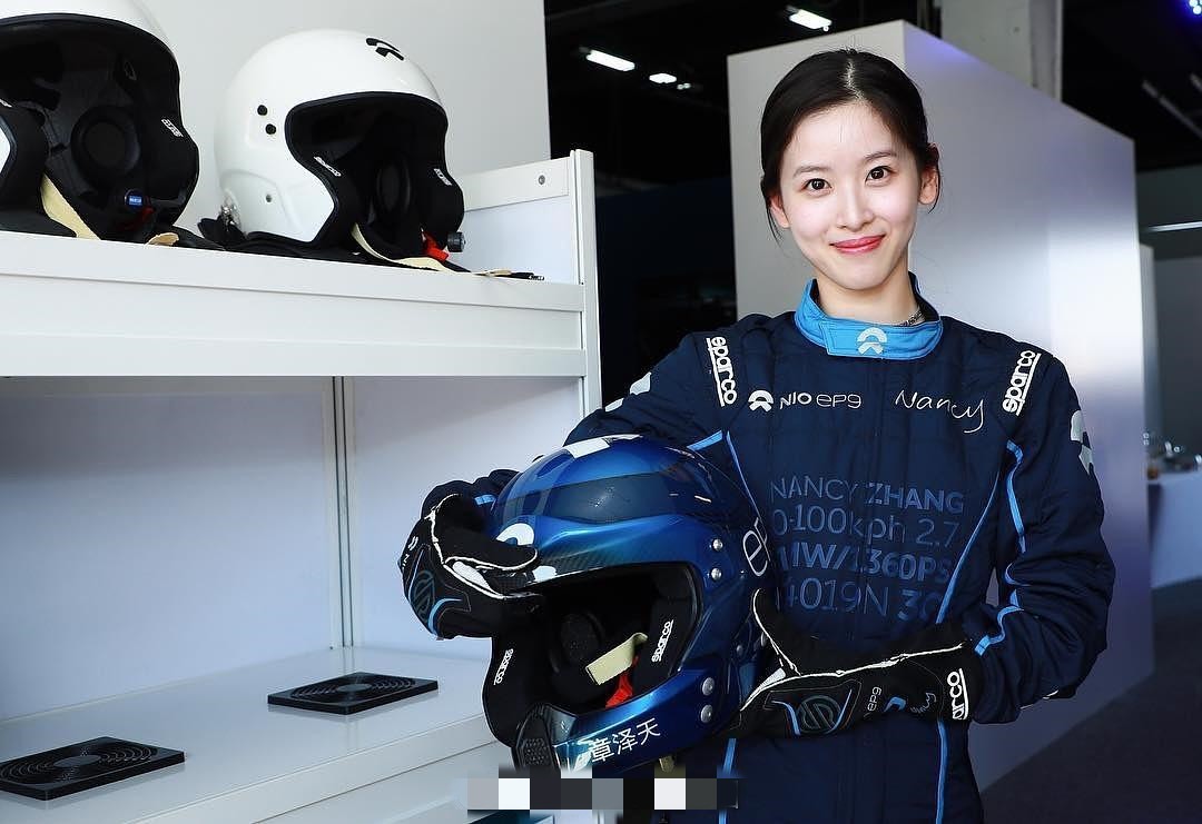 章泽天|刘强东事件的第3年，章泽天的聪明让人刮目相看