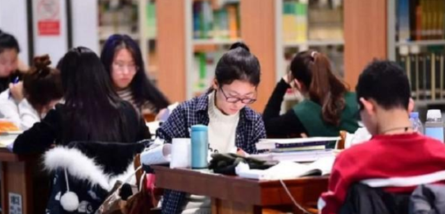 深圳市|“流浪女大学生”现身深圳街头,长相清秀且衣着干净,却拒绝工作