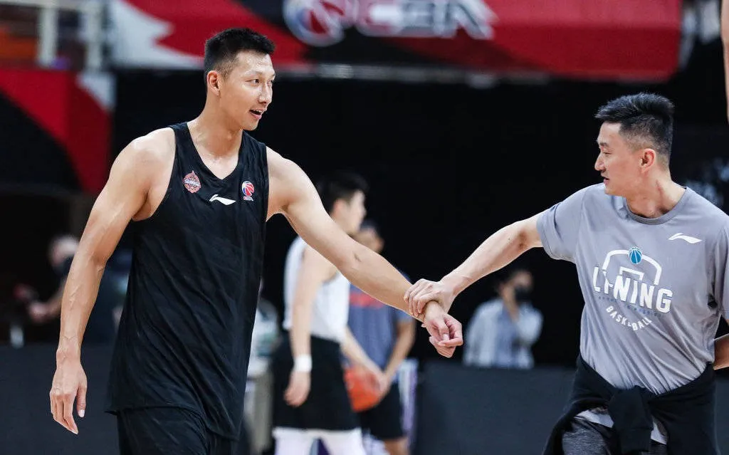 易建聯(lián)|今晚復(fù)出，阿聯(lián)回來了！杜指導(dǎo)這招實(shí)在太狠......