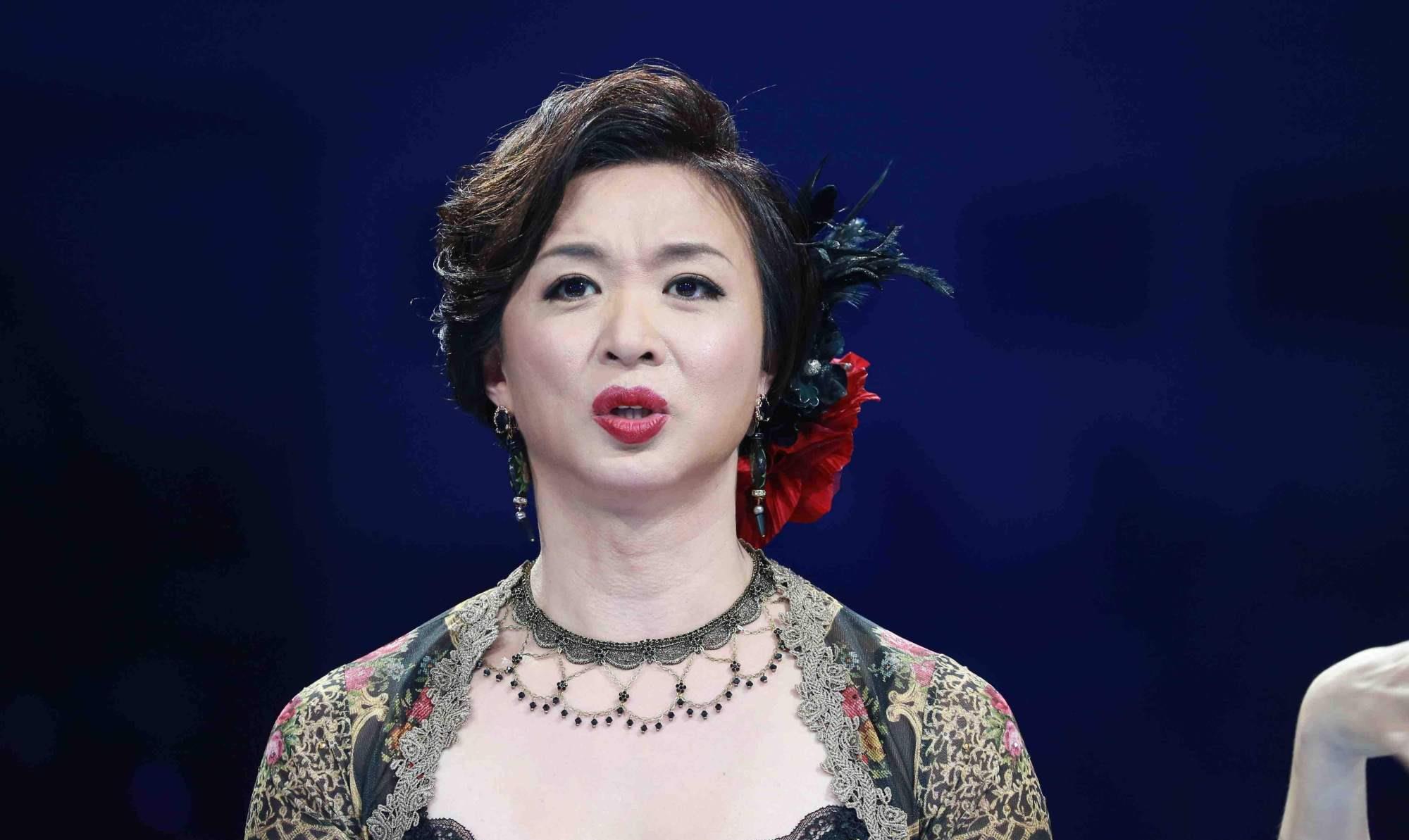 主持人|金星爆料：某主持人，外形条件差没身材没颜值，因跟对人小火一把