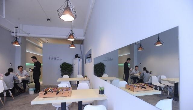 还债|10个开店9个亏，靠一杯奶茶暴富的美梦，该清醒了