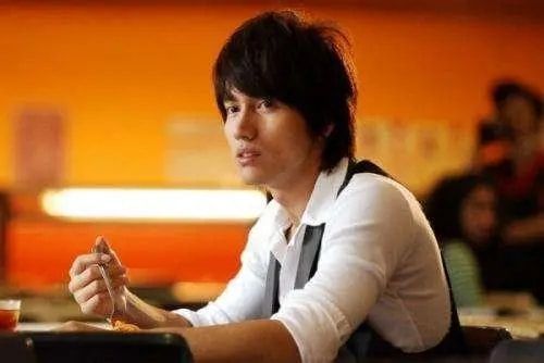 杨幂|5位“铁公鸡”明星，言承旭吃小摊还顺走碗筷，谢娜敷廉价的面膜