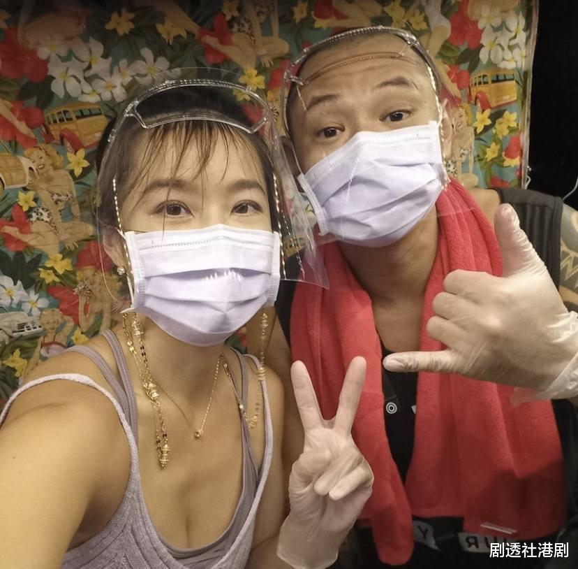 gai|TVB男星转行卖炸鸡,写错地址差评不断,40元一只鸡翅被批太贵