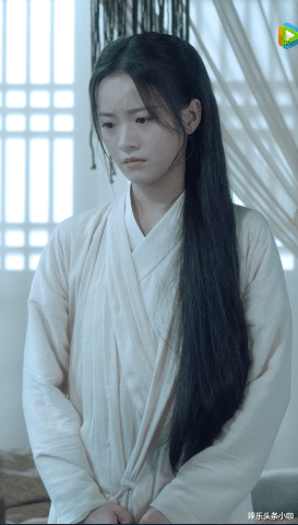 李庚希|被嘲上热搜！倾城美女被她演成了傻子…