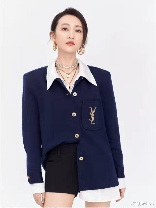 卡莉时尚show|王鸥有多瘦看脚就知道，西装配短裤洋气高级，靴子穿成“堆堆袜”