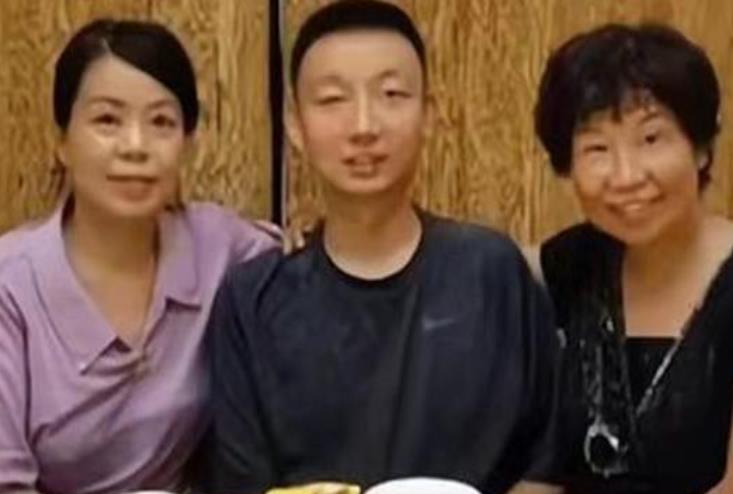 玄彬|杜新枝说话前后矛盾？曾晒出名下无房产证明，却在直播中曝金句