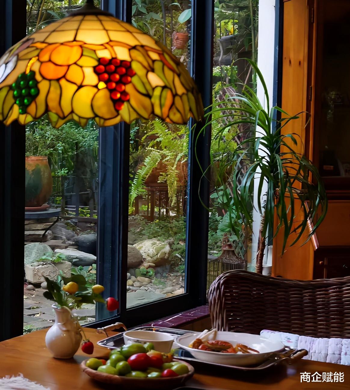 商企赋能 退休阿姨的养老生活，把生活过成诗，这才是真正的“芳华”